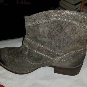 Distressed Leather Metallic booties